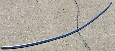 1967 1968 1969 CADILLAC ELDORADO CAPUZ BORDA TRASEIRA ACABAMENTO LABIAL FABRICANTE DE EQUIPAMENTO ORIGINAL GM - Imagem 1 de 4