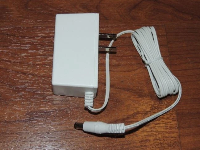 Genuine Netgear 2AAJ018F1 332-50096-01 AC Adapter for VMB4540 Arlo Base Station - Image 1 of 1