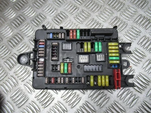 2017 BMW 4 420D MSPORT F32 2.0 DIESEL AUTO 2DRS FUSE BOX REF18729 - Picture 1 of 4