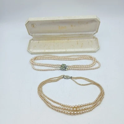 Lote de 2 collares de perlas simuladas Lotus vintage 1 está ligeramente dañado Foto 1 de 4