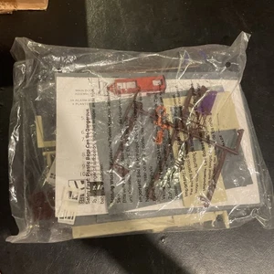 Life-Like #1390 HO Feuerwache unmontierter Bausatz mit Anleitung Neu - Bild 1 von 3