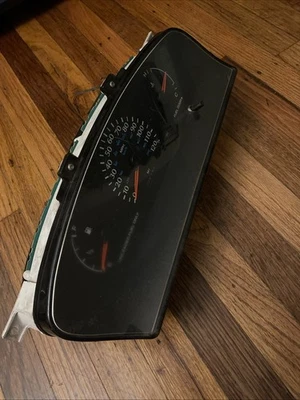 Dodge Neon 1995 calibre velocímetro usado 36.346 k millas fabricante de equipos originales Foto 1 de 4