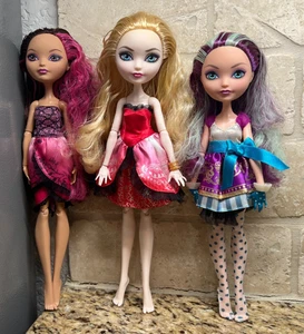 Ever After High Wonderland Madeline Hutmacher Apple White Chapter Briar Beauty Puppe - Bild 1 von 13