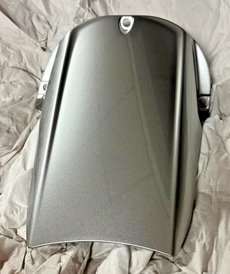 NOS Genuine Yamaha YZF R1 OEM ORIGINAL Rear Fender Mudguard 5PW-21650-00-P1 - Image 1 of 2