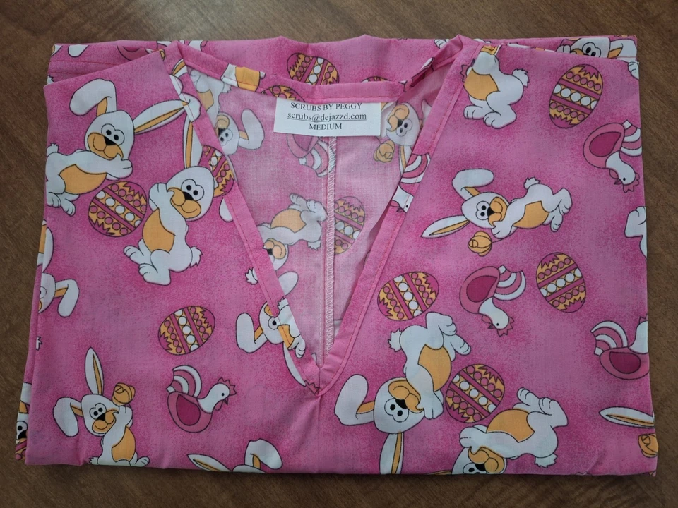 Camisa Médica Rosa Conejitos de Pascua TALLA MEDIANA Foto 1 de 1