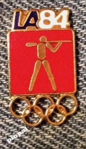 Insignia de pin olímpico de tiro ~ rojo ~ pictograma ~ 1984 Los Ángeles ~ Los Ángeles ~ Los Ángeles - Imagen 1 de 2