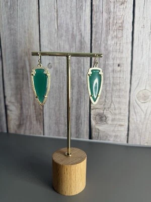 Brincos Kendra Scott Skylar em vidro verde com ferragens douradas aposentados - Imagem 1 de 2