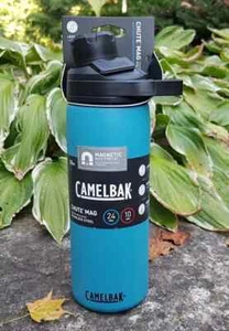 Original Camelbak Chute Mag Vakuumisolierte Wasserflasche, 20oz, Larkspur, Neu - Bild 1 von 1