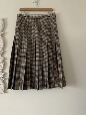 Aquascutum Vintage Wool Reversible Pleated Skirt Size 14 Made In England - Image 1 of 4