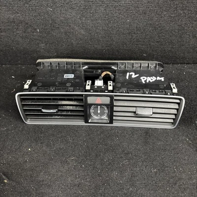 2012-2015 Volkswagen Passat Front Center Dash AC Vent Clock OEM 3605 - Image 1 of 4