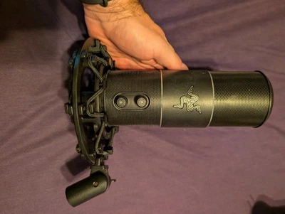 Razer Seiren Pro Model RZ05 w/ Shock Mount Base! - Image 1 of 2