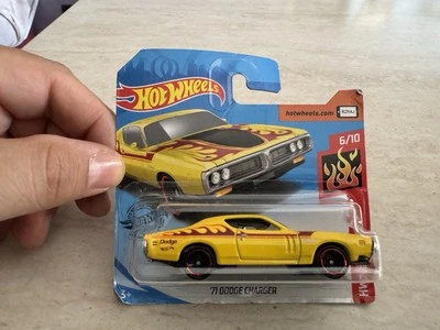 HOT WHEELS MATTEL 71 DODGE CHARGER 1:64 NUOVO IN BLISTER 2018 DA COLLEZIONE - Immagine 1 di 4