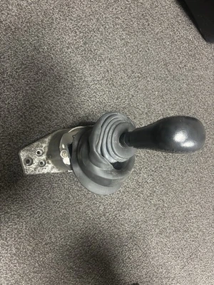 Porsche 911  Shifter Assembly 915 Transmission  911.424.019.06 - Image 1 of 4