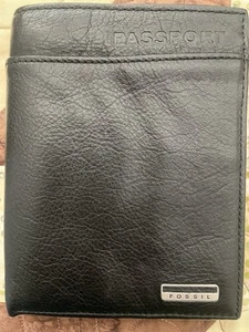 Fossil Passport Holder/Wallet RFID Black Leather - Picture 1 of 3