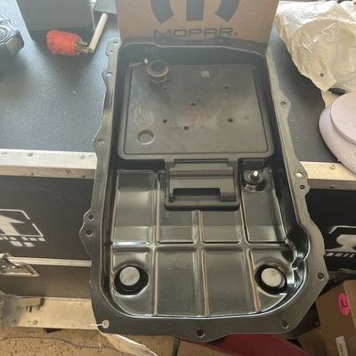 Genuine Mopar Transmission Oil Pan And Filter 68362041AC And Gasket - Image 1 of 4