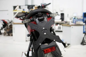 EVOTECH PORTATARGA TRIUMPH Trident 660 2021 CON STAFFA DAL PIENO - Imagen 1 de 3