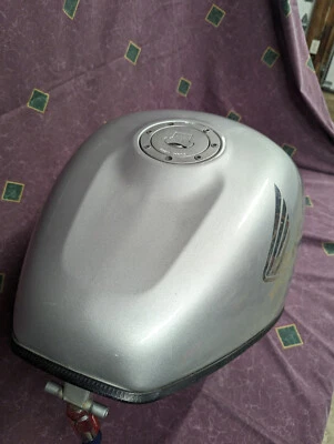 Fuel Tank Honda 2002 CBR1100XX Blackbird 17520-MAT-A30ZB Gas Tank Foto 1 de 4