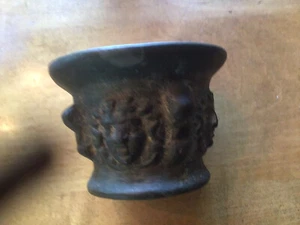 Seltener spanischer Mörser, Medusa Gesichter 1500er - Bronze Apotheker Apotheke Medizin - Bild 1 von 4
