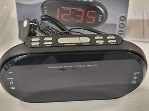 LED Digital Alarm Clock Radio WITH SNOOZE SIZE 105(H) X 210(W) X 65 (D) - Picture 1 of 5