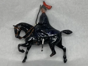 Horse Guard In Winter Cloak By Britains (N Yel 558) To Restore - Imagen 1 de 9