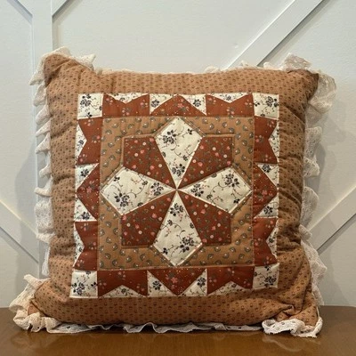 "Coqueta de acento de 14x14"" almohada de retazos edredón marrón estampados florales de colección" Foto 1 de 4