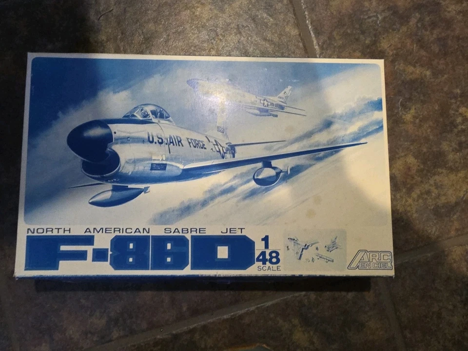 ARC EN CIEL 1:48 NORTH AMERICAN SABRE JET F-86D MODEL KIT  - Image 1 of 3