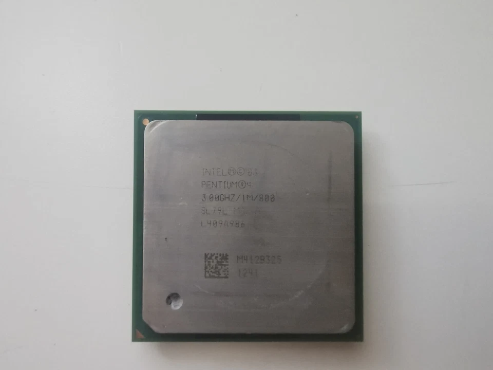 Processore Intel Pentium IV 3 GHZ - ( SL79L ) - Immagine 1 di 1
