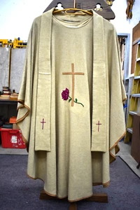 Thick Wool Vestment and Stole Set, Used, Embroidered Rose (#1818) chalice co - Picture 1 of 13