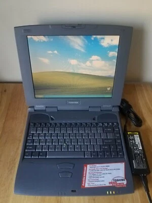 Toshiba Satellite 2595CDT 12,1” TFT (Intel Celeron @ 400MHz, 128MB Ram, HDD de 40GB) - Imagem 1 de 4