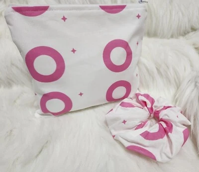 Cartera de tela cosmética. Cartera y cabello crujiente hechos a mano. Talla 20" X 20". Foto 1 de 4