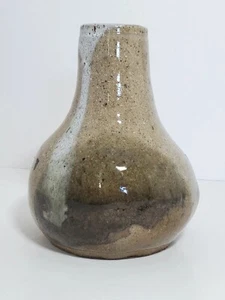 Brutalistische Knospenvase neutrale abstrakte Glasur Keramik Studiokeramik 5" hoch Dekor  - Bild 1 von 10