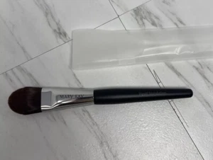 MARY KAY Pennello fondotinta liquido con sacchetto/manicotto trasparente SPEDIZIONE GRATUITA! - Foto 1 di 2