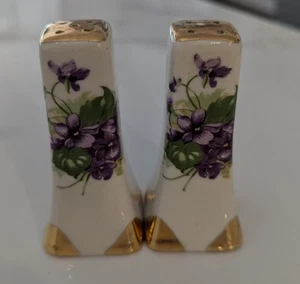 Vintage Salt And Pepper Shakers Porcelain Purple Violets With Gold Trim & Top - Picture 1 of 4