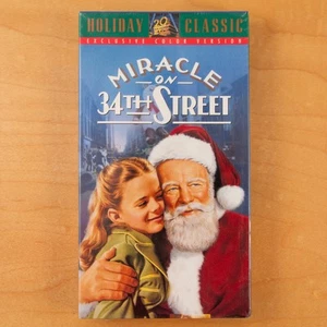 Miracle On 34th Street 1947 (VHS) New / Sealed Exclusive Color Version Videotape - Picture 1 of 3
