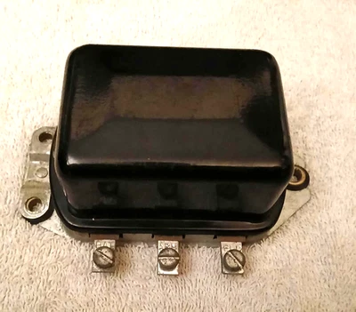 NOS VOLTAGE REGULATOR 1940 年代 BUICK 凯迪拉克雪佛兰 OLDSMOBILE PONTIAC — 第 1/4 张图片