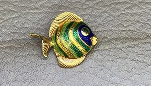 Vintage 18KT Yellow Gold Enamel Fish Pin - Picture 1 of 4
