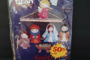 Set presepe Titan Needlecraft applique feltro kit ornamenti 258 perline paillettes NUOVO - Foto 1 di 4