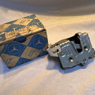 Cerradura puerta trasera izquierda mercedes-benz w201 190e 190d oem nueva 2017300535 Foto 1 de 4