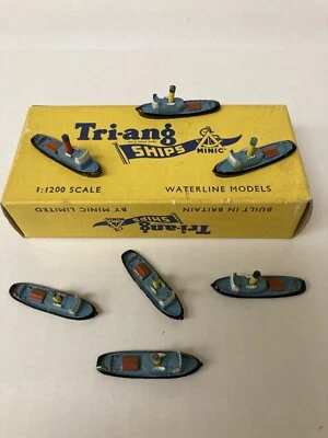 Mini remolcador Tri-ang Ships 12-M731 escala 1:1200 versión embudo de plástico posterior Foto 1 de 4