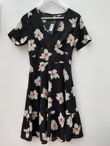 NEW VERO MODA Sz S 8 approx Tall Black Floral Tea Dress V Neck Short Sleeve Knee - Picture 1 of 7