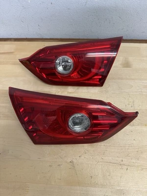 Оригинальный задний фонарь внутренний со стороны пассажира и водителя для Infiniti Q50 2014-2017 годов выпуска - Изображение 1 из 4