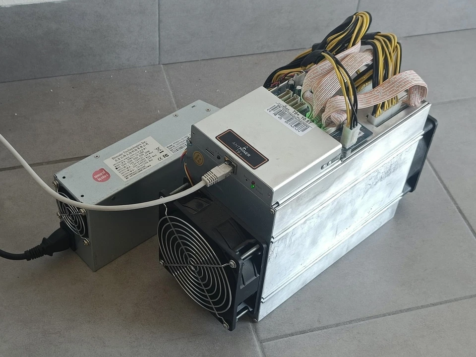 Bitmain AntMiner T9+ 10.5TH/s SHA-256 con Alimentatore Originale Bitcoin ASIC - Immagine 1 di 4