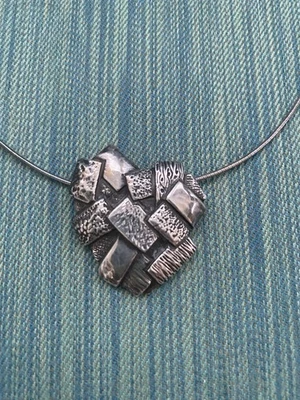 DAVIDE BIGAZZI 925 STERLING TEXTURED RECTANGLE HEART MODERN PENDANT NECKLACE - Image 1 of 4