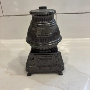 Hucha de metal Banthrico Pot Belly Stove - Imagen 1 de 6