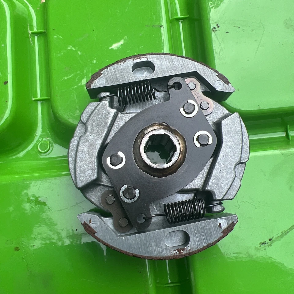 1980 Yamaha LC50 LC 50 Champ carcaça de suporte de embreagem centrífuga  - Imagem 1 de 4