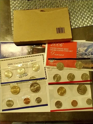 2006 P&D US MINT SET, Uncirculated 20 Coin Set, with US MINT Envelopes and COA Cover