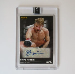 2021 Panini Instant UFC Spotlight Signatures /10 Stipe Miocic #SS-SM Auto - Picture 1 of 2