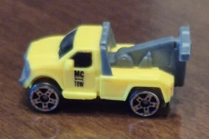Micro Machines Jazzwares MC Yellow Tow Truck #0005 Hasbro - Picture 1 of 4