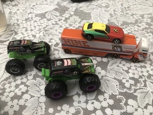 Hot Wheels Speedway Nine Hauler mit extra Diecast Autos - Bild 1 von 15