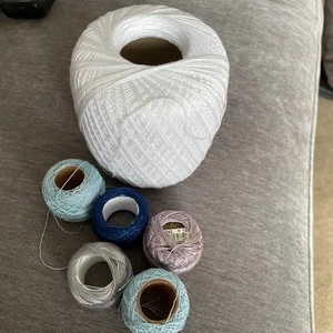 Job lot 6x DMC crochet/lace Thread weigh 50g +large white 100g Twilleys  - Picture 1 of 4